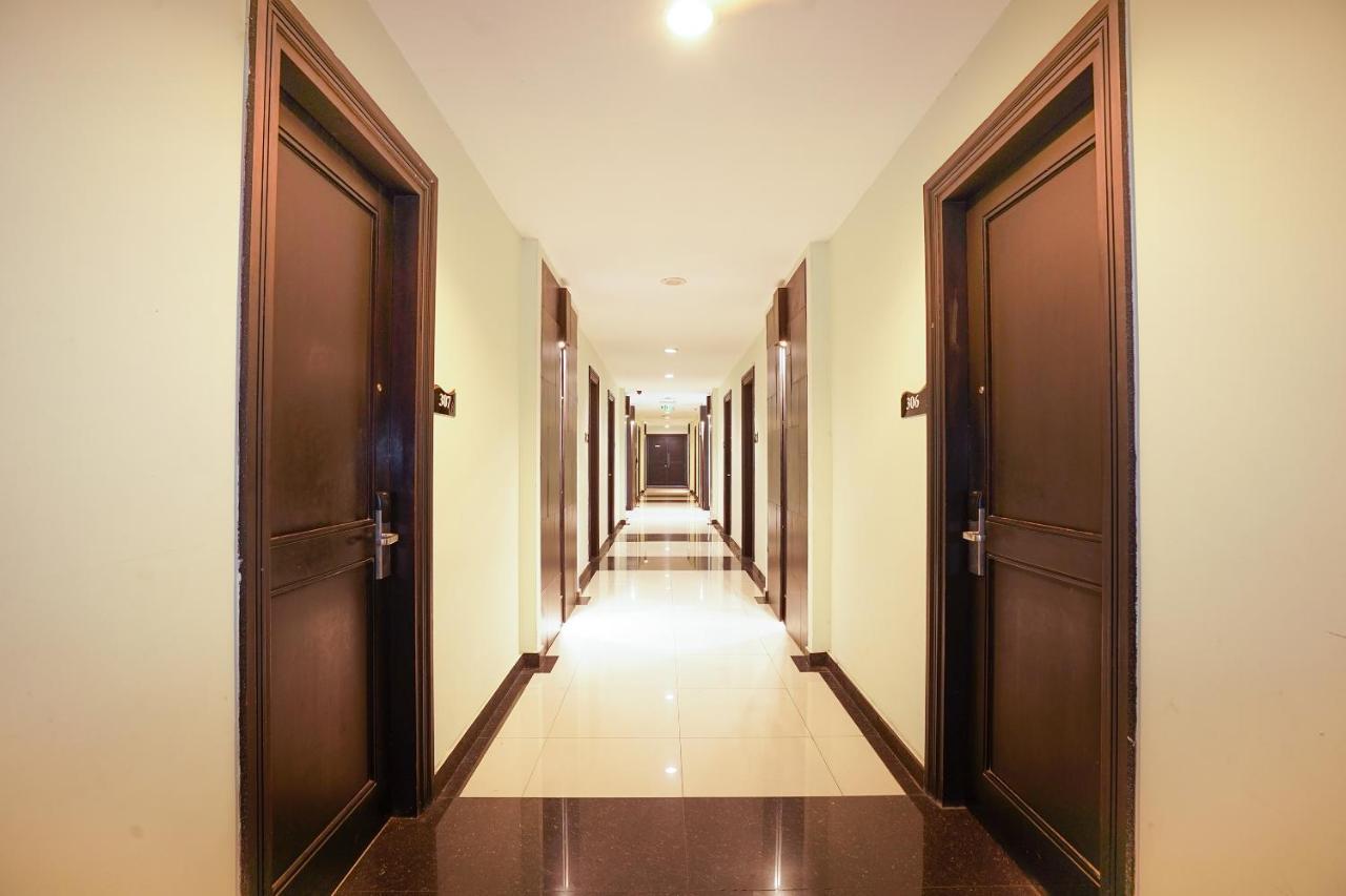 Oyo 197 Prime Royal Hotel Kapasari Exterior foto