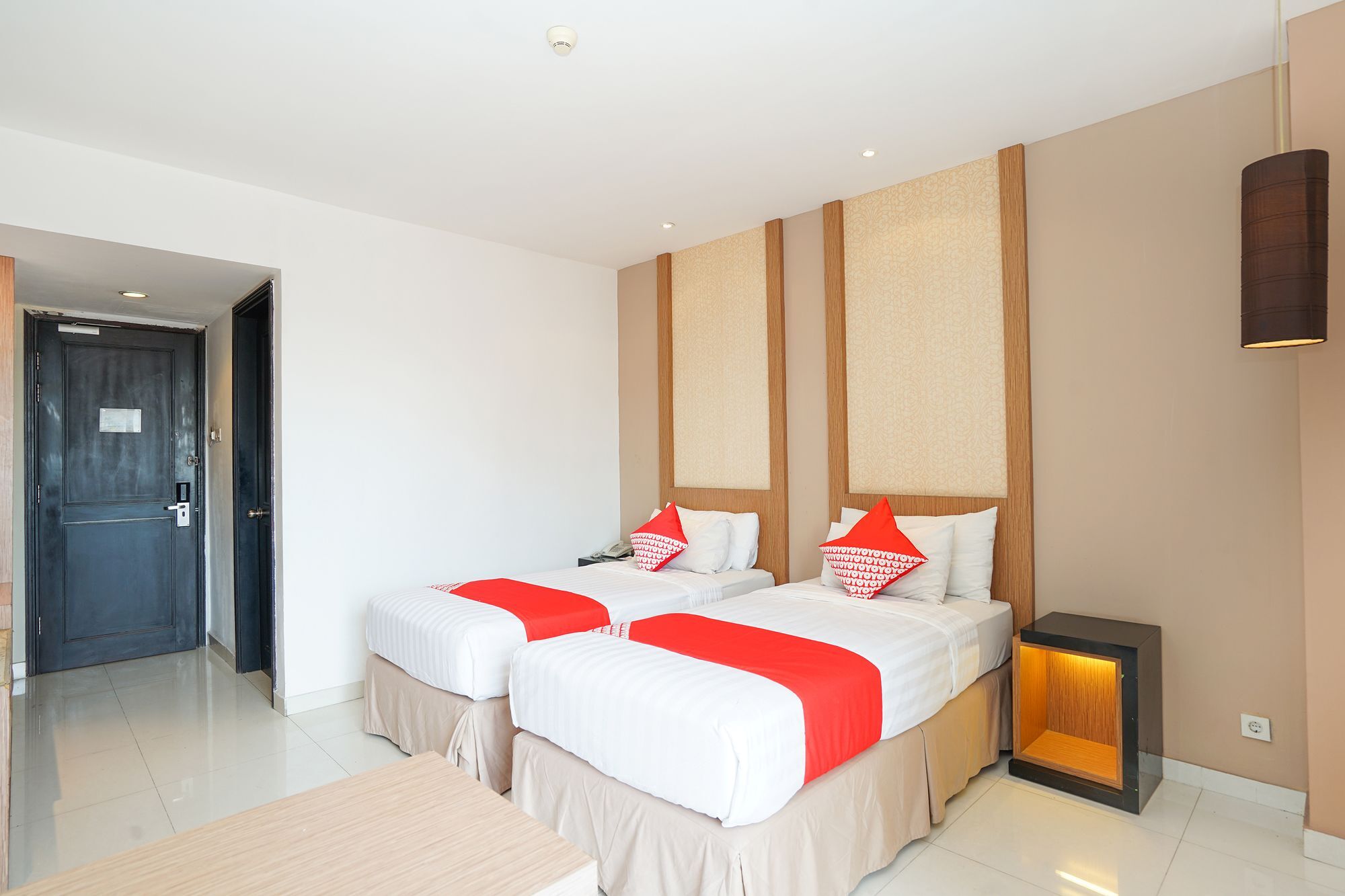 Oyo 197 Prime Royal Hotel Kapasari Exterior foto